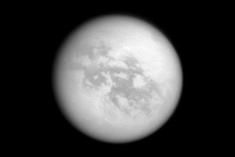 Астрономы разгадывают загадки озер на Титане