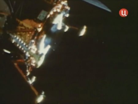  - 11:   / Apollo 11: the Untold Story