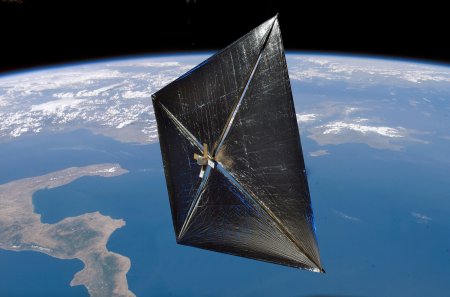 Спутники на солнечном парусе могут летать на нестандартных орбитах