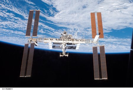 Первый частный космический аппарат отправится к МКС в феврале 2012 года