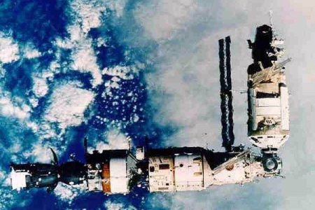 18 лет назад ракета-носитель «Протон» вывела модуль «Квант-2» к станции «Мир»